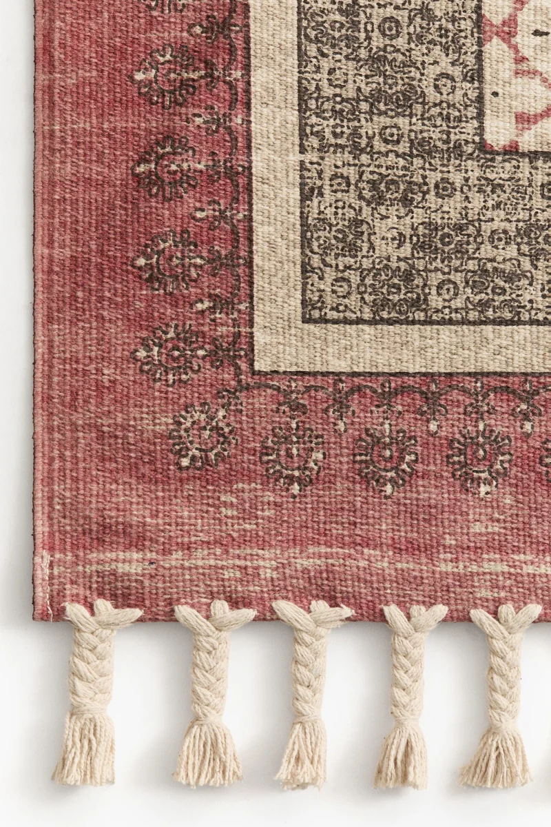 اتش اند ام سجادة قطنية مزينة بالشراشيب